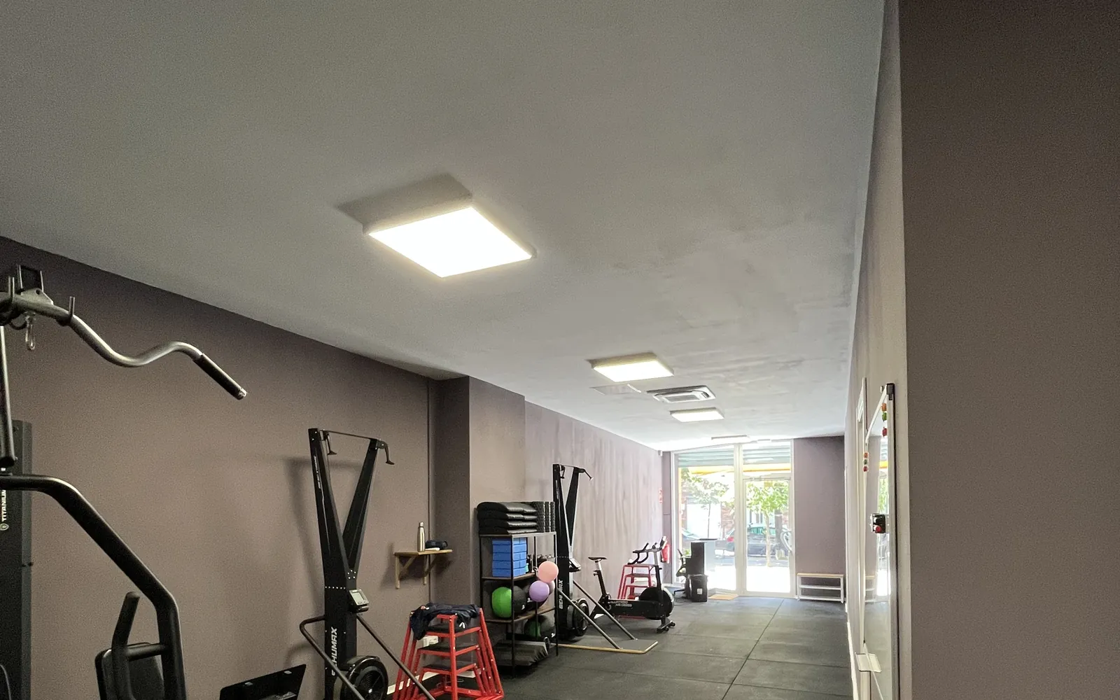 Zona de máquinas y material de entrenamiento en CEP Granollers